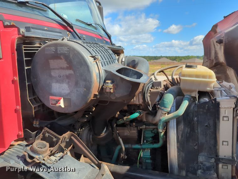 image for item MX9456 2007 Volvo VNM  semi truck