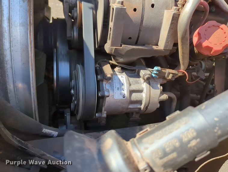 image for item MX9456 2007 Volvo VNM  semi truck