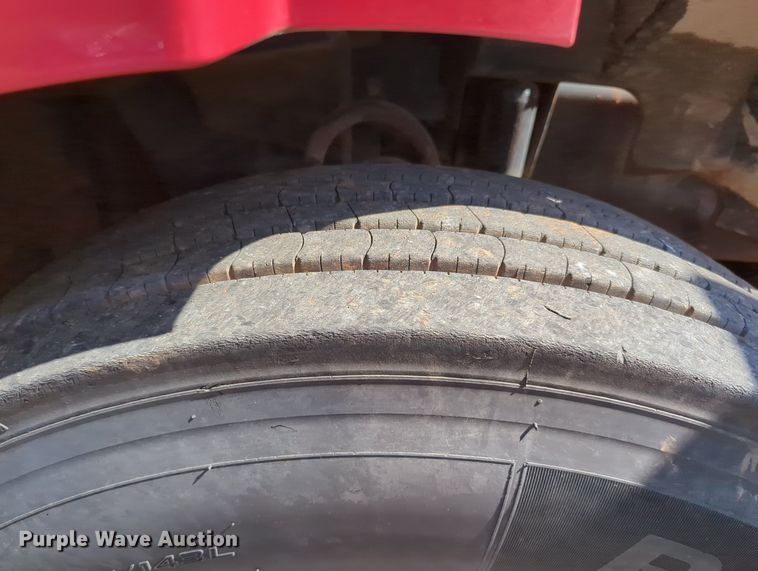 image for item MX9456 2007 Volvo VNM  semi truck