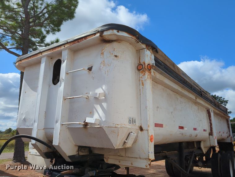 image for item MX9457 1978 Cherokee  end dump trailer