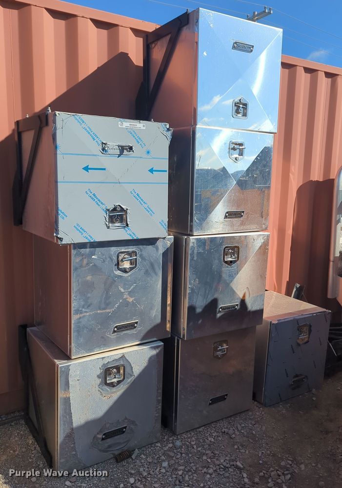 image for item MX9524 (8) tool boxes