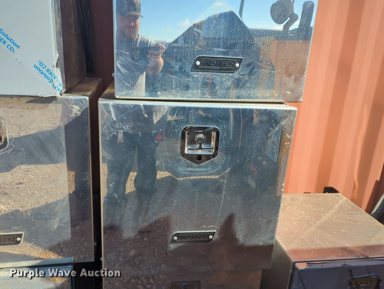 image for item MX9524 (8) tool boxes