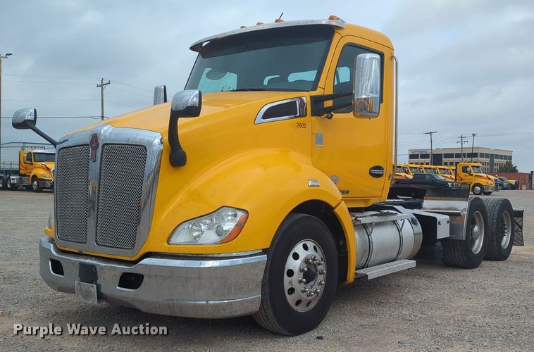 image for item MX9528 2019 Kenworth T680  semi truck