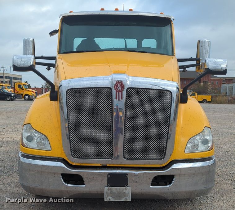 image for item MX9528 2019 Kenworth T680  semi truck