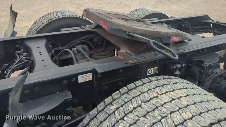 image for item MX9528 2019 Kenworth T680  semi truck