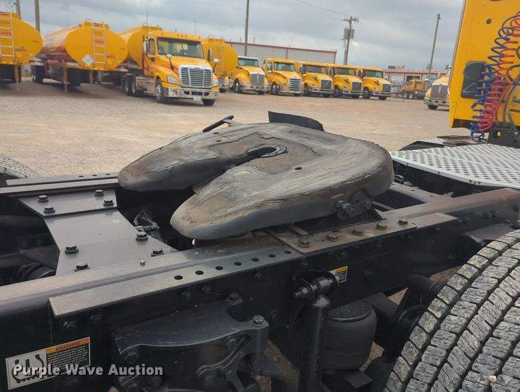 image for item MX9528 2019 Kenworth T680  semi truck