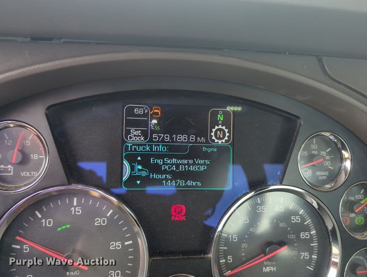 image for item MX9528 2019 Kenworth T680  semi truck