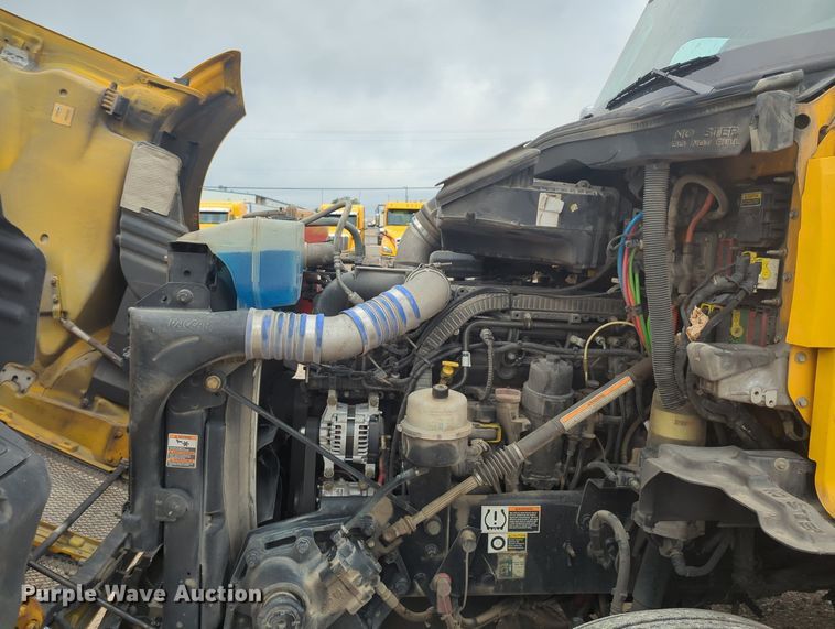 image for item MX9528 2019 Kenworth T680  semi truck