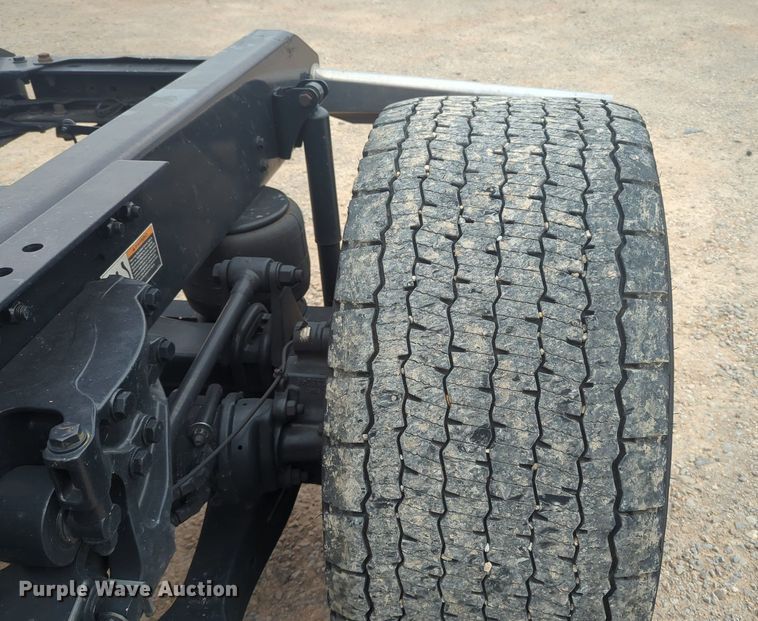 image for item MX9528 2019 Kenworth T680  semi truck