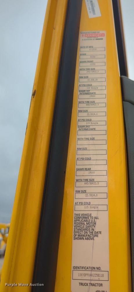 image for item MX9528 2019 Kenworth T680  semi truck