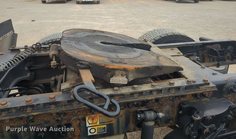 image for item MX9529 2015 Peterbilt 579  semi truck