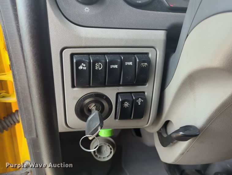 image for item MX9529 2015 Peterbilt 579  semi truck