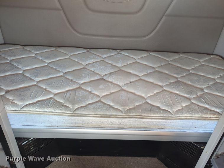 image for item MX9529 2015 Peterbilt 579  semi truck