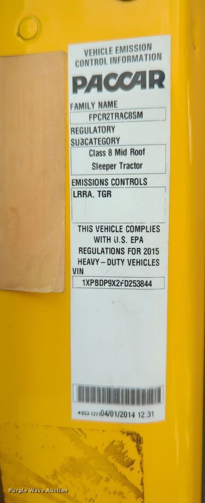 image for item MX9529 2015 Peterbilt 579  semi truck