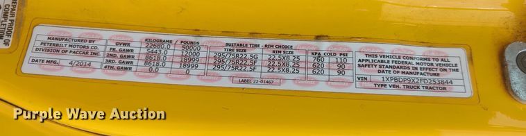 image for item MX9529 2015 Peterbilt 579  semi truck