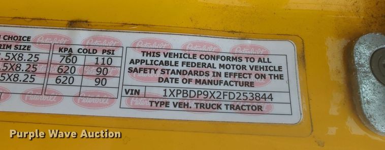 image for item MX9529 2015 Peterbilt 579  semi truck