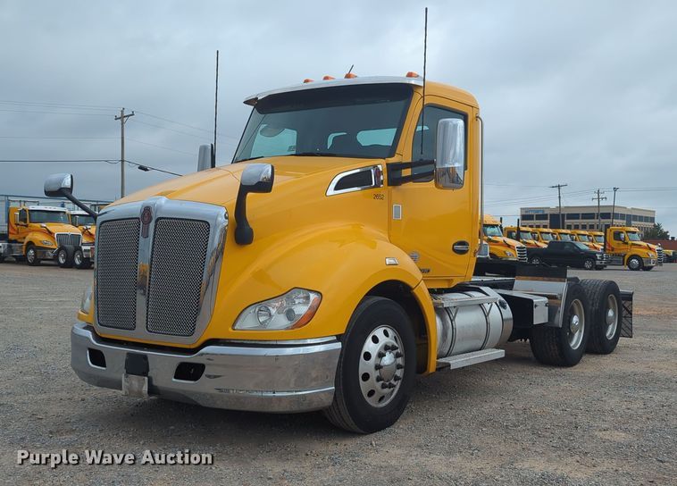 image for item MX9530 2020 Kenworth T680  semi truck