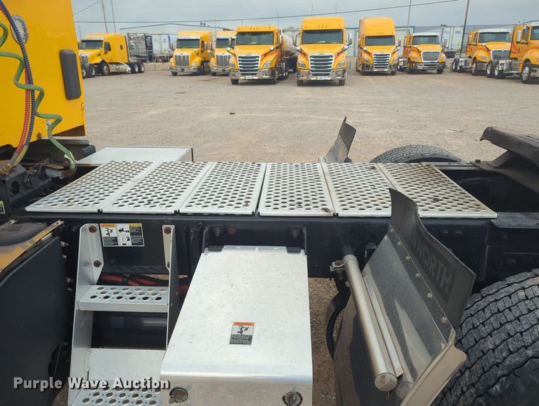 image for item MX9530 2020 Kenworth T680  semi truck