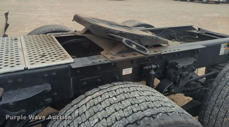 image for item MX9530 2020 Kenworth T680  semi truck