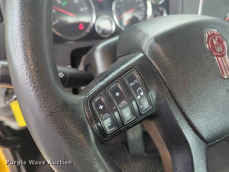 image for item MX9530 2020 Kenworth T680  semi truck