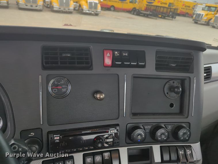 image for item MX9530 2020 Kenworth T680  semi truck