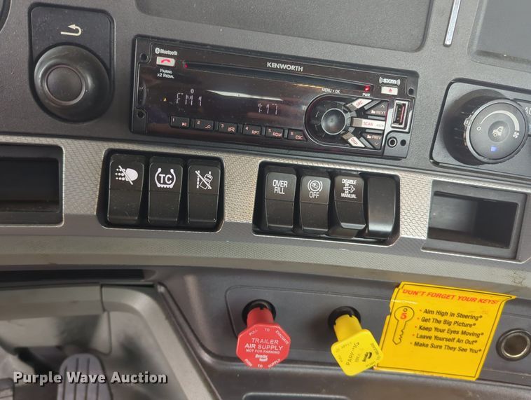 image for item MX9530 2020 Kenworth T680  semi truck