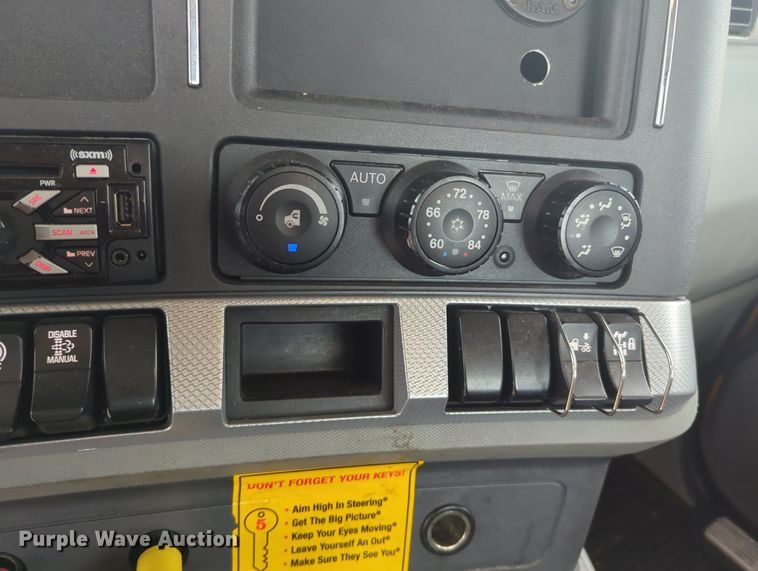 image for item MX9530 2020 Kenworth T680  semi truck