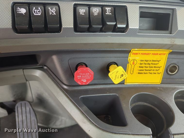 image for item MX9530 2020 Kenworth T680  semi truck