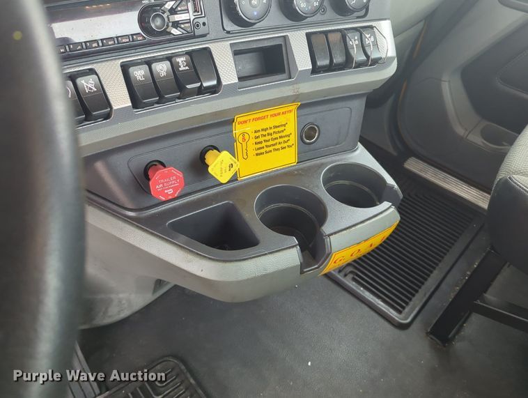 image for item MX9530 2020 Kenworth T680  semi truck