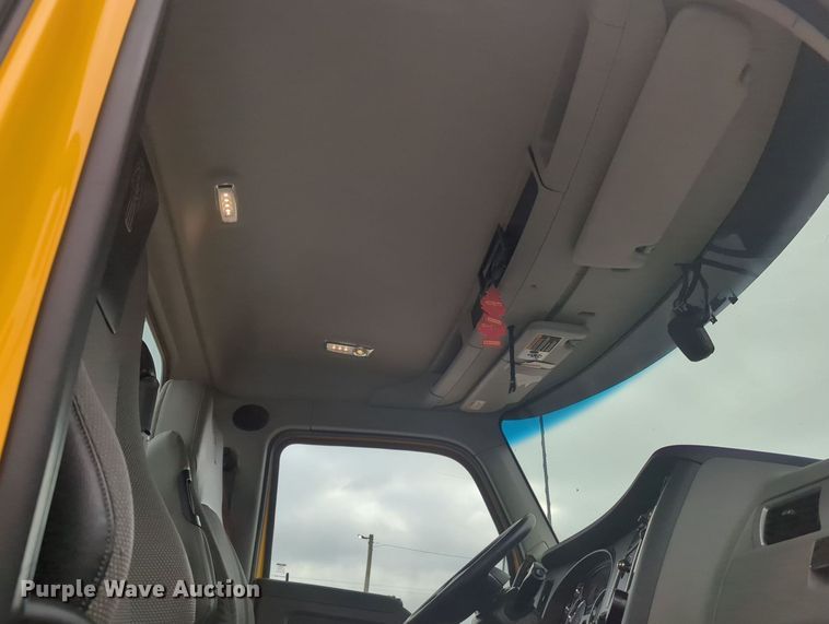 image for item MX9530 2020 Kenworth T680  semi truck