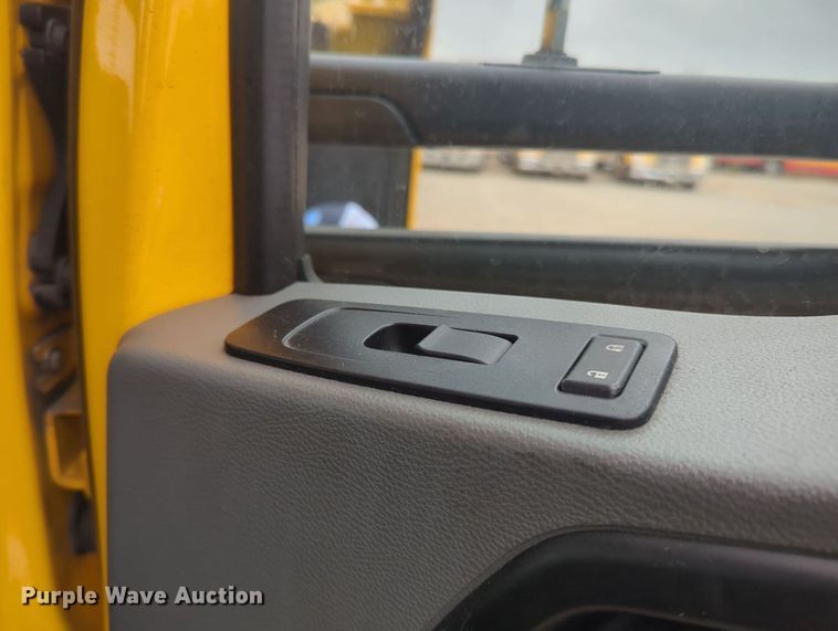 image for item MX9530 2020 Kenworth T680  semi truck