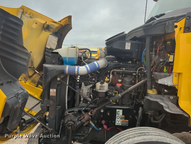 image for item MX9530 2020 Kenworth T680  semi truck