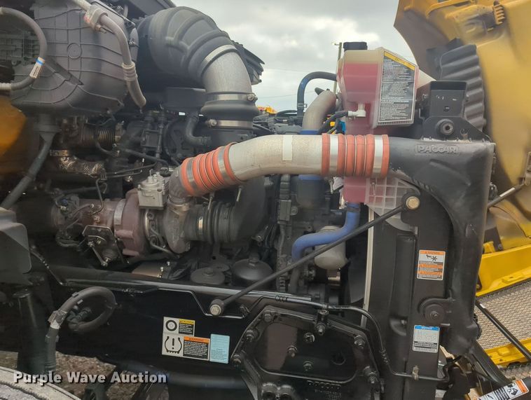 image for item MX9530 2020 Kenworth T680  semi truck