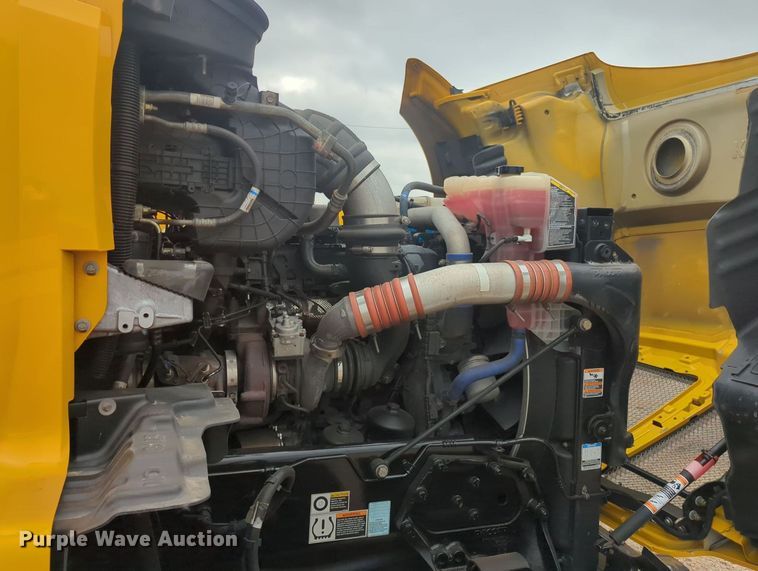 image for item MX9530 2020 Kenworth T680  semi truck