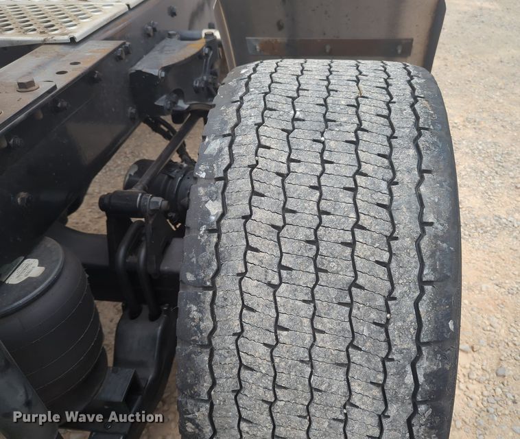 image for item MX9530 2020 Kenworth T680  semi truck