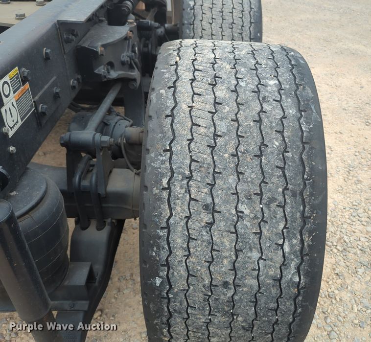 image for item MX9530 2020 Kenworth T680  semi truck