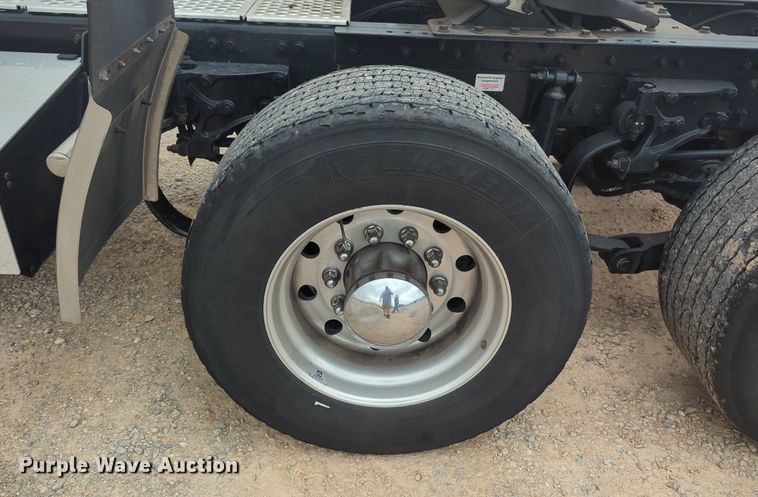 image for item MX9530 2020 Kenworth T680  semi truck