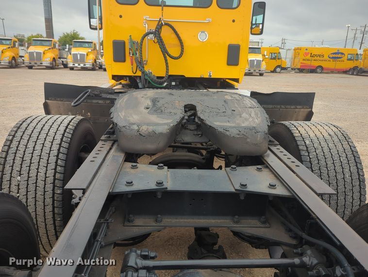 image for item MX9531 2020 Kenworth T680  semi truck