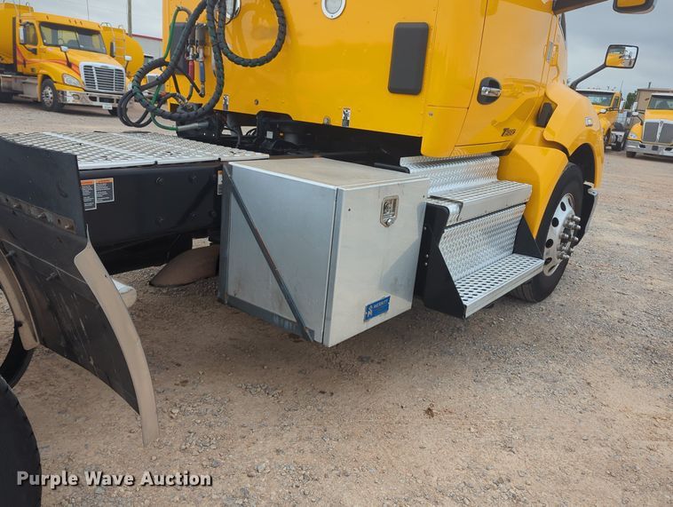 image for item MX9531 2020 Kenworth T680  semi truck