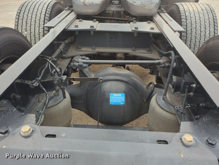 image for item MX9531 2020 Kenworth T680  semi truck