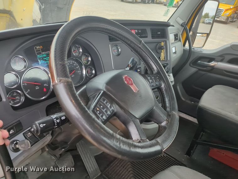 image for item MX9531 2020 Kenworth T680  semi truck