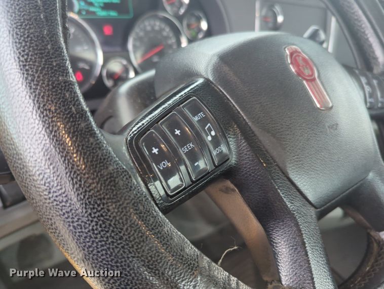 image for item MX9531 2020 Kenworth T680  semi truck