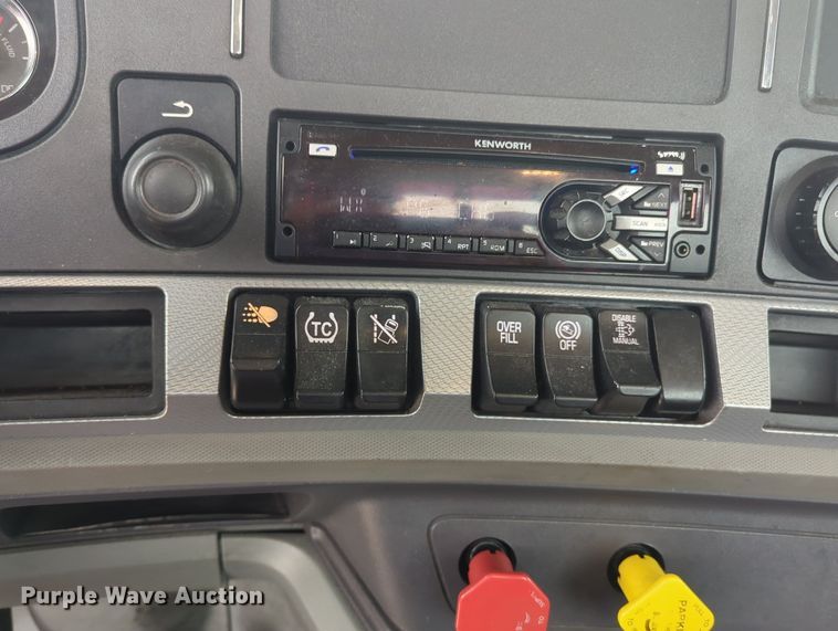 image for item MX9531 2020 Kenworth T680  semi truck