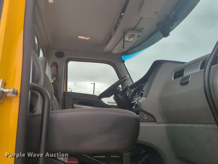 image for item MX9531 2020 Kenworth T680  semi truck