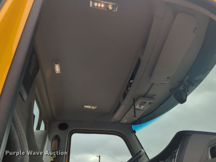 image for item MX9531 2020 Kenworth T680  semi truck