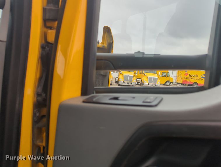 image for item MX9531 2020 Kenworth T680  semi truck