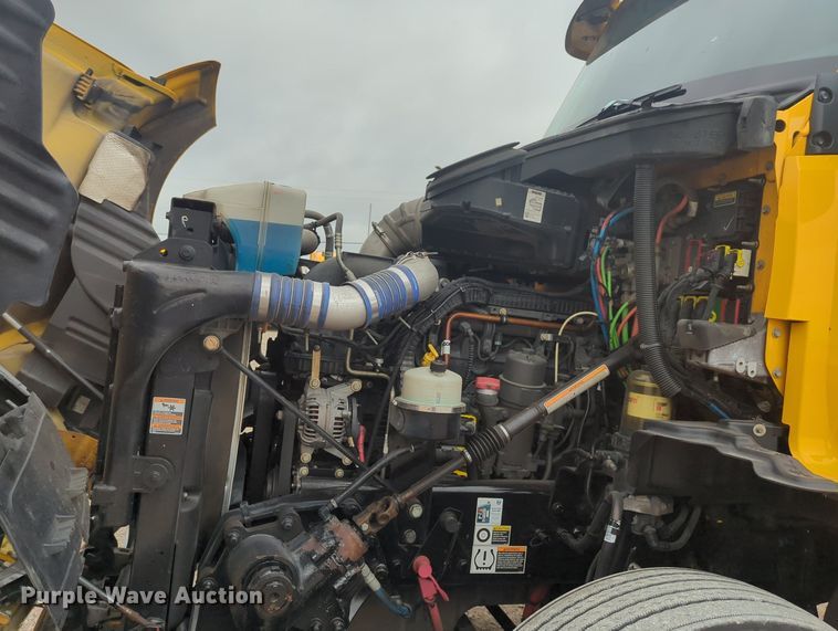 image for item MX9531 2020 Kenworth T680  semi truck