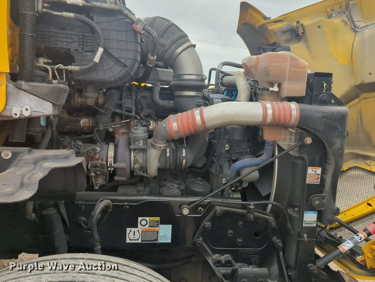 image for item MX9531 2020 Kenworth T680  semi truck