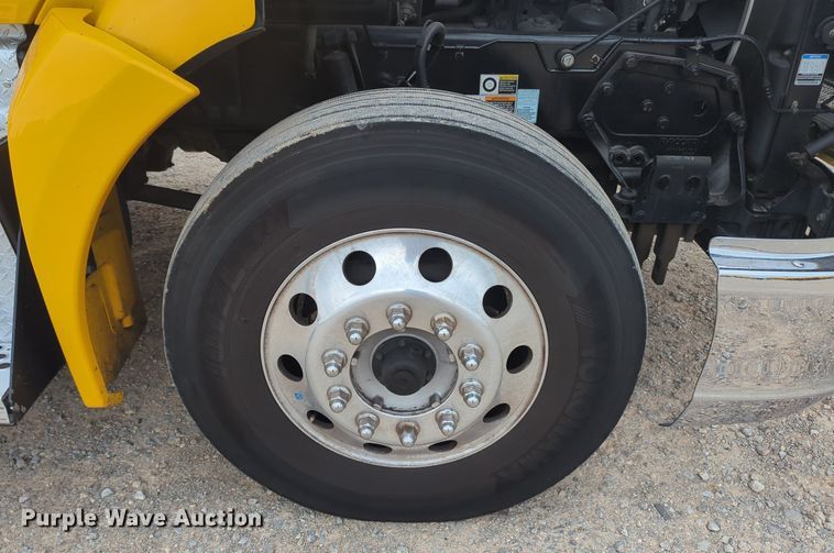 image for item MX9531 2020 Kenworth T680  semi truck