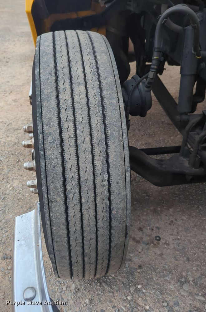 image for item MX9531 2020 Kenworth T680  semi truck